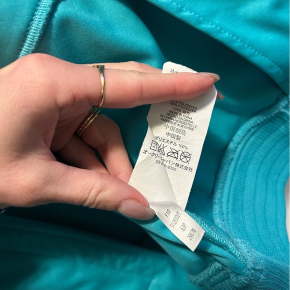 Oakley Women’s Zip Up size XS (fits more like S) - Picture 10 of 10